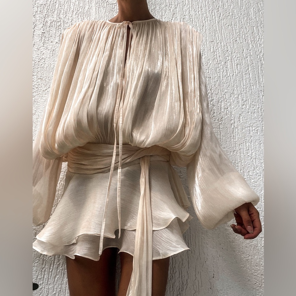 Ivory off white luxurious mini dress with puff sleeve ruffle hem flowy oversized - Picture 11 of 15